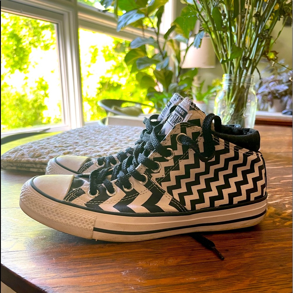 Converse canvas sneakers size:8
